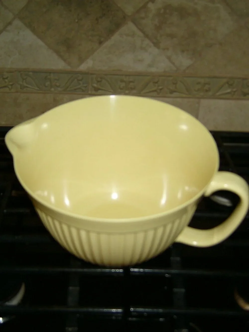 Mixing Bowl w/Handle, 4-Quart, Yellow, Melamine, EUC